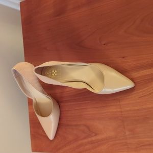 Vince Camuto 3.5 inch nude 8.5M  heels